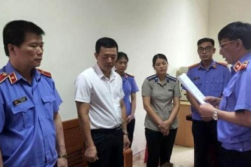 Bắt tạm giam nữ chấp hành viên thi hành án TP Yên Bái