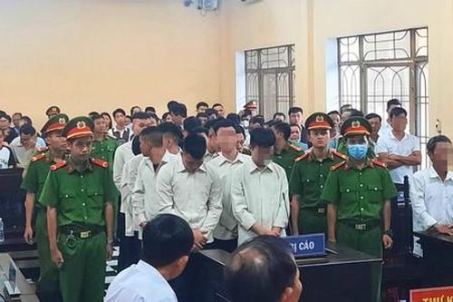 Nhóm đối tượng truy sát khiến 1 người tử vong lãnh tổng cộng 96 năm tù