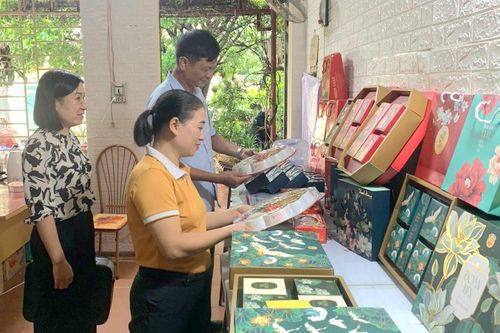 Kiểm tra an toàn thực phẩm tết Trung thu trên địa bàn thị xã Sơn Tây