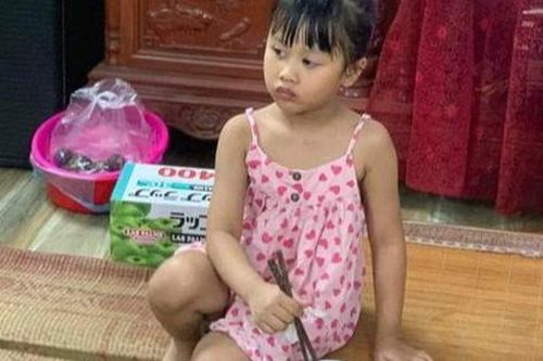 Cái kết đẹp cho bé gái 5 tuổi xinh xắn bị bỏ rơi trong đêm tối, kèm mẩu giấy ghi nội dung 'lạ'
