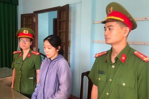 Bắt nguyên cán bộ ngân hàng lừa đảo chiếm đoạt tài sản