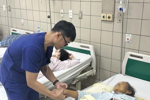 Sỏi túi mật nhưng không điều trị, nữ công nhân mất luôn khả năng lao động