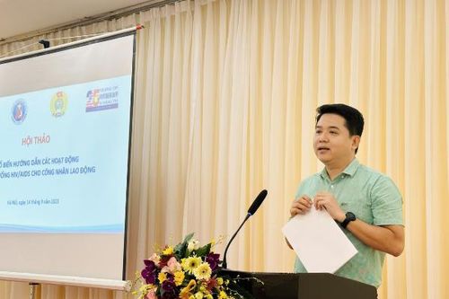 Phổ biến hướng dẫn phòng, chống HIV/AIDS cho công nhân lao động