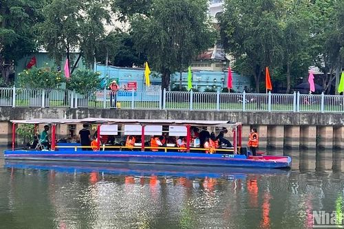 Thành phố Hồ Chí Minh khai thác thêm một tour du lịch đường thủy