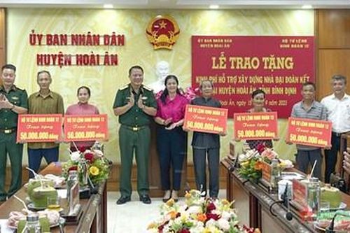 Tổng công ty Xây dựng Trường Sơn hỗ trợ xây nhà Đại đoàn kết giúp hộ nghèo tại tỉnh Bình Định