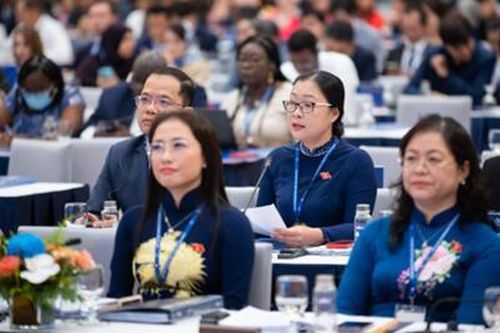 Nghị sĩ trẻ các nước: 'Chuyển đổi số cho chúng ta oxy để vượt qua những thách thức'