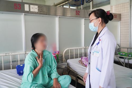 Oái oăm tìm người 'đẻ ngược' để trị... hóc xương