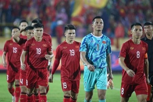 Câu chuyện về chặng đường thi đấu bóng đá chuyên nghiệp của thủ môn Nguyễn Đình Triệu