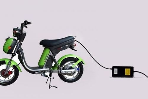 Nguyên nhân và cách phòng tránh cháy nổ khi sạc xe điện