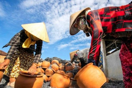 Về vùng gốm cổ gặp người 'thổi hồn cho đất'…