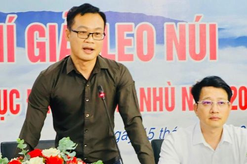 Giải leo núi 'Bước chân trên mây' thu hút 100 nhà báo tham dự