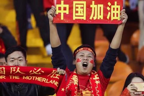 NHM tấn công đội tuyển Trung Quốc trên mạng xã hội, đòi hoàn vé