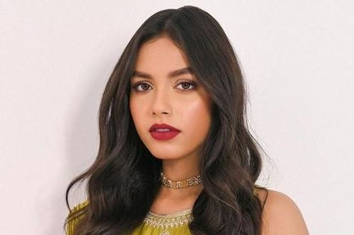 Nhan sắc đại diện đầu tiên của Pakistan dự thi Hoa hậu Hoàn vũ