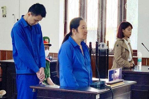 Một phụ nữ ở Kon Tum bị 'thầy trừ tà' lừa chuyển khoản 56 lần