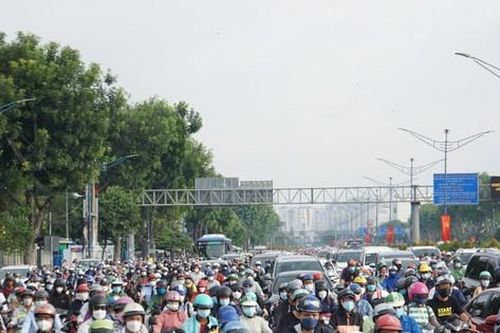 'Nóng' vấn đề chuyển đi xe máy sang đi xe đạp ở TPHCM