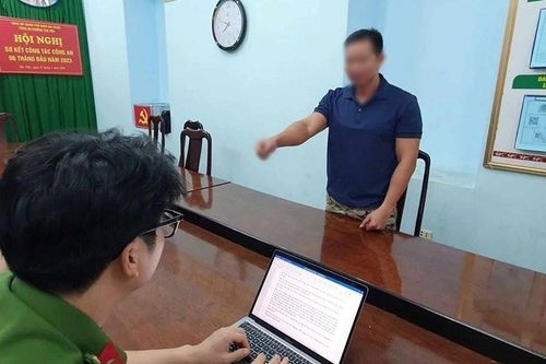 Sát hại bạn của người tình rồi đến Công an đầu thú