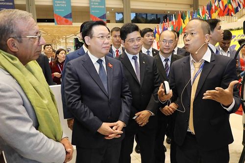 EVN tham gia triển lãm 'Khát vọng Việt Nam'