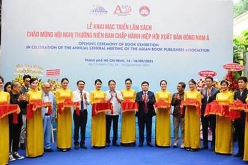 Triển lãm sách về Chủ tịch Hồ Chí Minh và lãnh đạo Đảng, Nhà nước