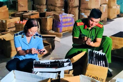 Bắc Giang: Phát hiện số lượng lớn sản phẩm làm đẹp không rõ nguồn gốc