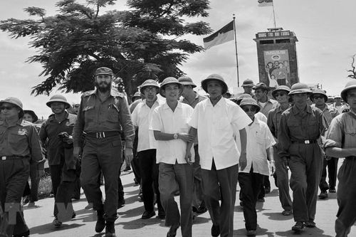 Hình ảnh Lãnh tụ Cuba Fidel Castro thăm Vùng Giải phóng miền Nam