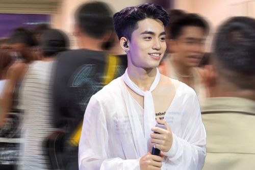 MONO bất ngờ bị khán giả ập tới trong lúc đang di chuyển: Có chuyện gì đây?