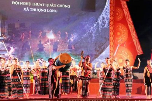 Thừa Thiên Huế: Tuyên dương đồng bào dân tộc thiểu số có uy tín, kinh doanh giỏi