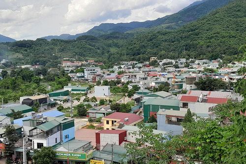 Các huyện vùng cao khó thu hút đầu tư