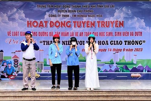 Chư Prông tuyên truyền 'Thanh niên với văn hóa giao thông'