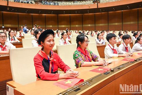 Lắng nghe những chủ nhân tương lai