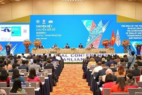 Hội nghị Nghị sĩ trẻ toàn cầu tiến hành phiên thảo luận đầu tiên về chuyển đổi số