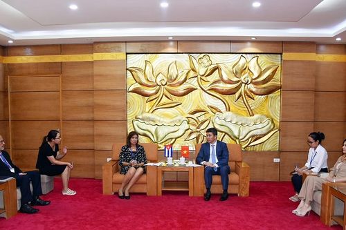 Đoàn đại biểu Quốc hội Cuba làm việc với Liên hiệp các tổ chức hữu nghị Việt Nam