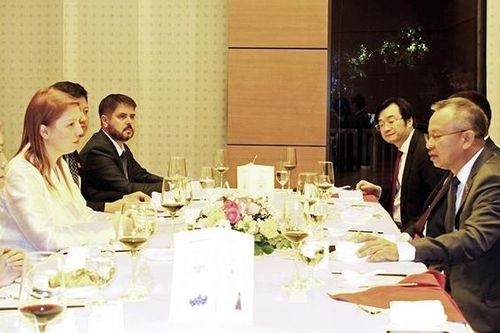 Phó Chủ nhiệm Ủy ban Đối ngoại Nguyễn Mạnh Tiến tiếp Đoàn nghị sỹ Quốc hội Ukraine