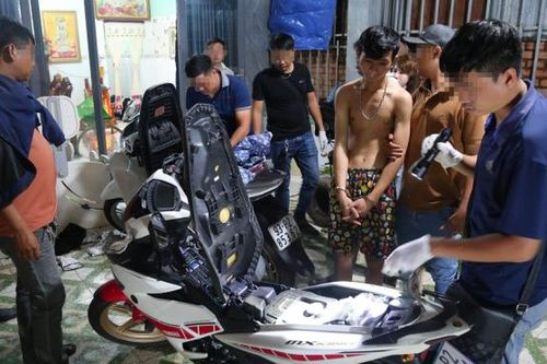 Phá tụ điểm ma túy có tàng trữ súng đạn của cặp tình nhân