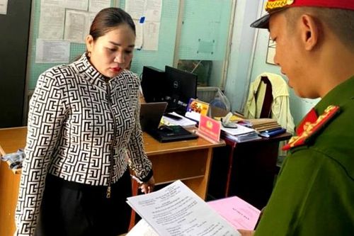 'Cô đồng' lừa giải hạn chiếm đoạt hàng trăm triệu đồng