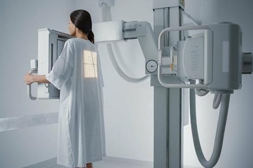 Yêu cầu làm rõ nhân viên chụp X-quang bị tố sàm sỡ nữ bệnh nhân