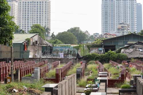 Khách mua ngã ngửa trước chiêu độc đẩy giá nhà cạnh nghĩa trang