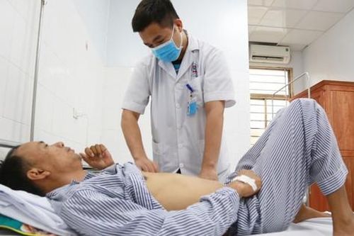 Thỉnh thoảng đau tức khi ăn, người đàn ông phát hiện bệnh hiếm