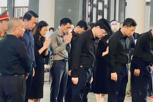 Phó Chủ tịch UBND TP Hà Minh Hải viếng nạn nhân vụ cháy chung cư mini