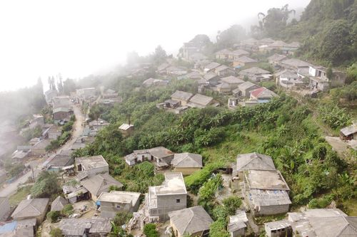 Nhà trình tường trong văn hóa của người Hà Nhì