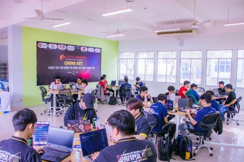 Sinh viên tranh tài tại vòng chung kết cuộc thi an toàn thông tin Việt Nam