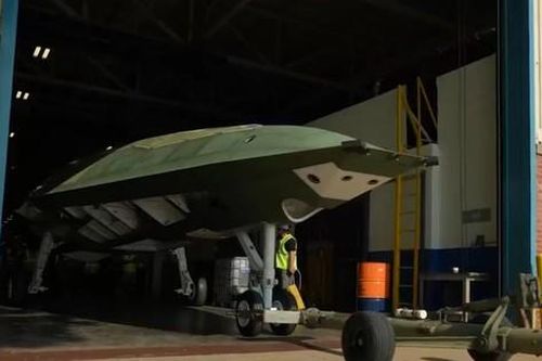 Lộ hình ảnh đầu tiên về máy bay tiếp dầu không người lái MQ-25 Stingray