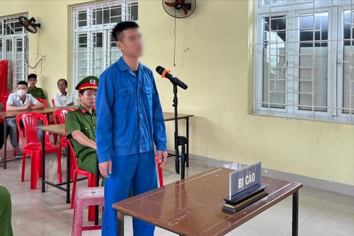 Đập phá quán nhậu để thu tiền 'bảo kê'