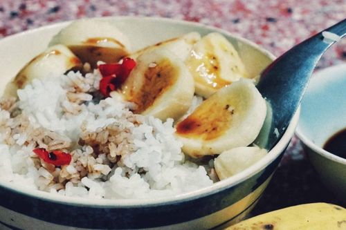 Cơm độn chuối, xoài, dưa hấu - đặc sản 'lạ đời' ở miền Tây