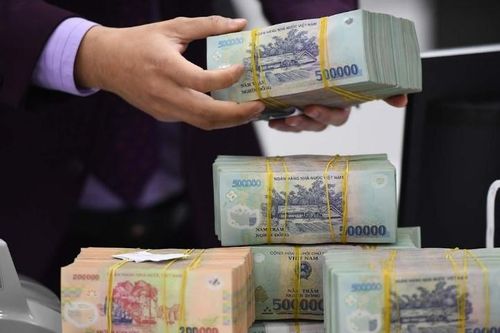 Cổ phiếu tăng mạnh, sếp công ty chứng khoán 'đua' lệnh bán