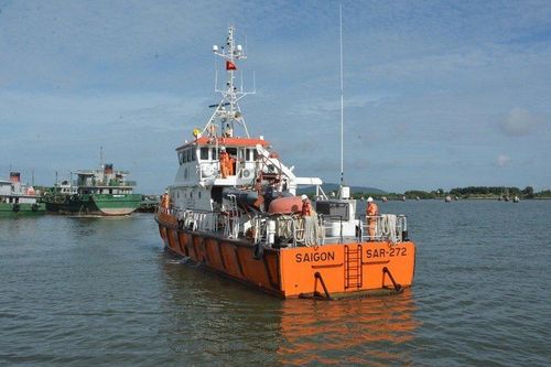Xuyên đêm cứu nạn thuyền viên nước ngoài bị tai nạn lao động trên biển