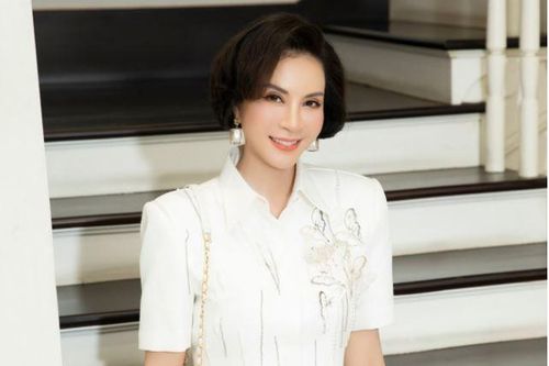 Ngắm nhìn gu thời trang quyến rũ, cuốn hút của 'biểu tượng nhan sắc' Thanh Mai
