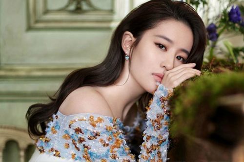 Lưu Diệc Phi nhận tin vui lớn trong sự nghiệp dù gây nhiều tranh cãi