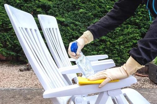 7 mẹo làm sạch đồ nội thất ngoài trời