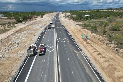Thí điểm dùng cát biển làm cao tốc: Nhiều lợi ích từ một ứng dụng