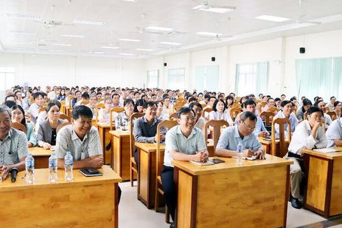 Hiệu trưởng các trường phổ thông An Giang được nâng cao năng lực xây dựng kế hoạch giáo dục